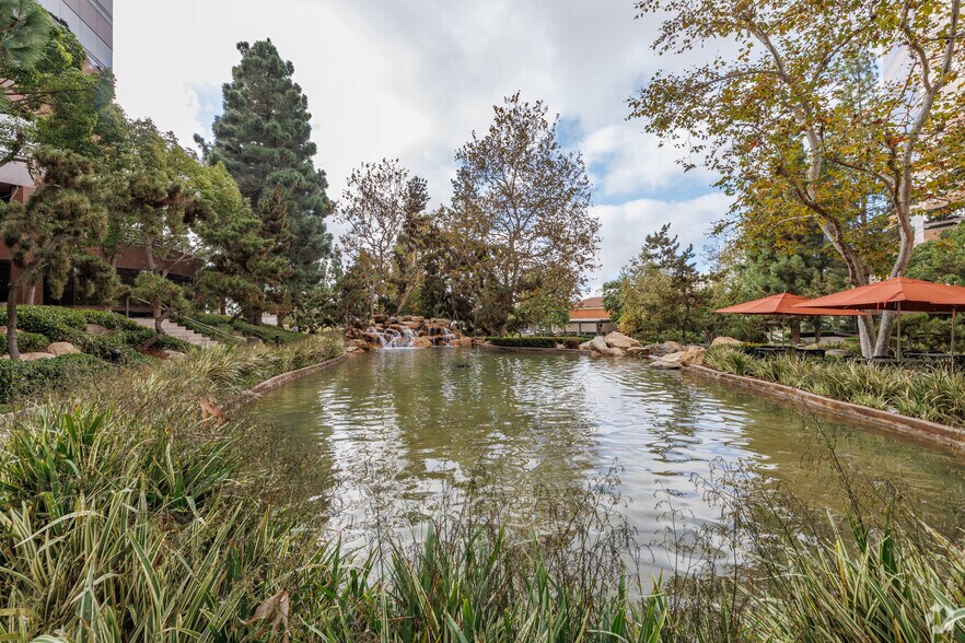 More Photos Of 4370 La Jolla Village Dr, San Diego Office For Lease