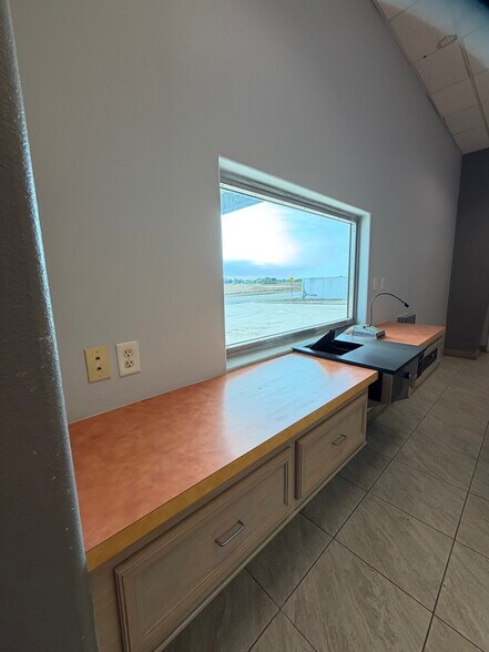 More Photos Of 3543 W US Highway 83, Rio Grande City Office For Lease