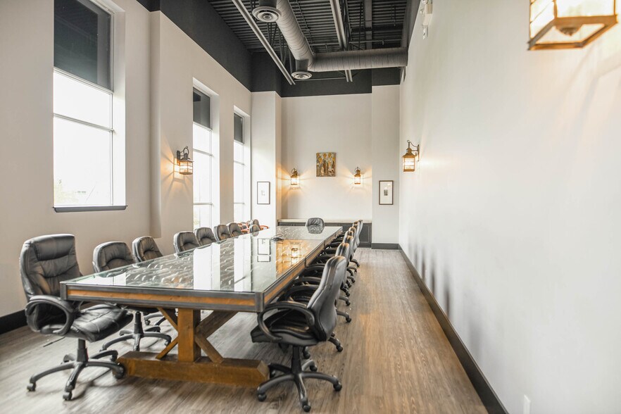 More Photos Of 19288 22nd Ave, Surrey Warehouse For Lease