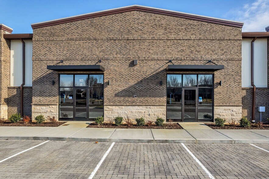 More Photos Of 1925 Business Campus Dr, Murfreesboro Service For Lease