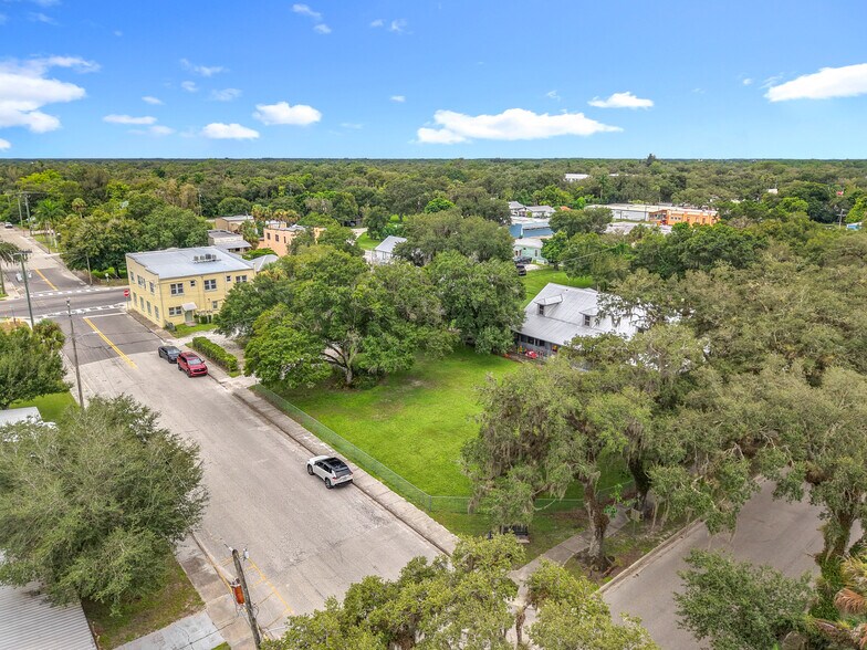 More Photos Of 390 N Bridge St, LaBelle Storefront Retail Office For Sale
