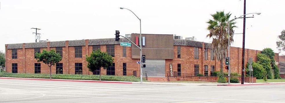 Primary Photo Of 17704 S Figueroa St, Carson Warehouse For Lease