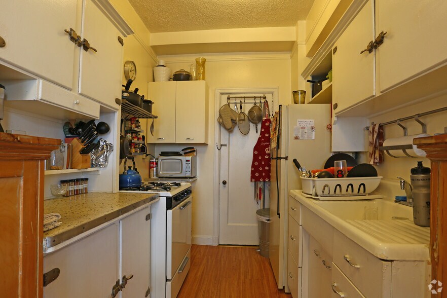 More Photos Of 135 S 20th St, Philadelphia Apartments For Lease