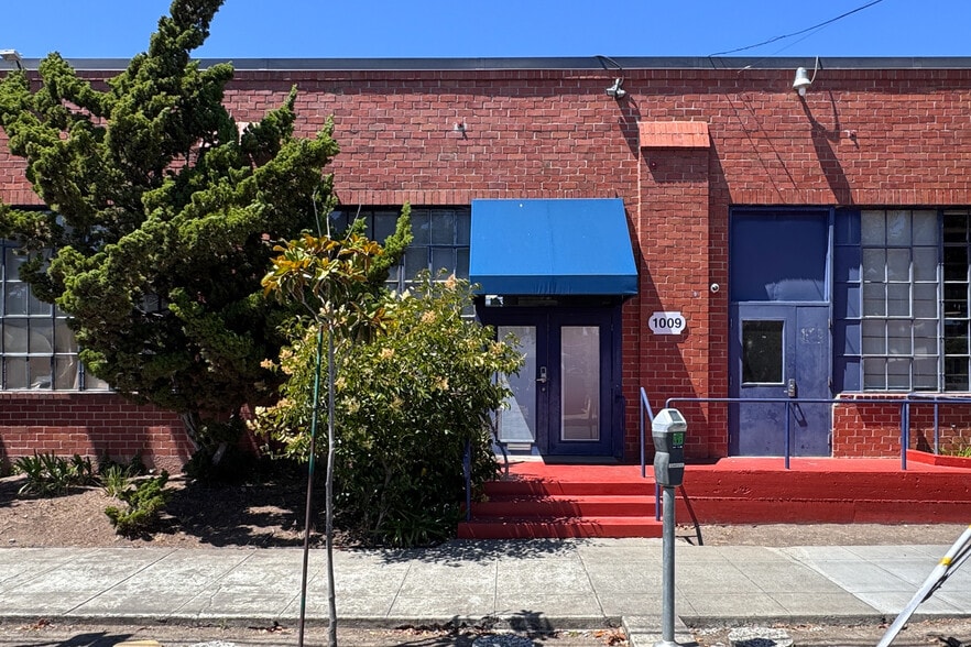 More Photos Of 1329 9th St, Berkeley Storefront Retail Office For Lease