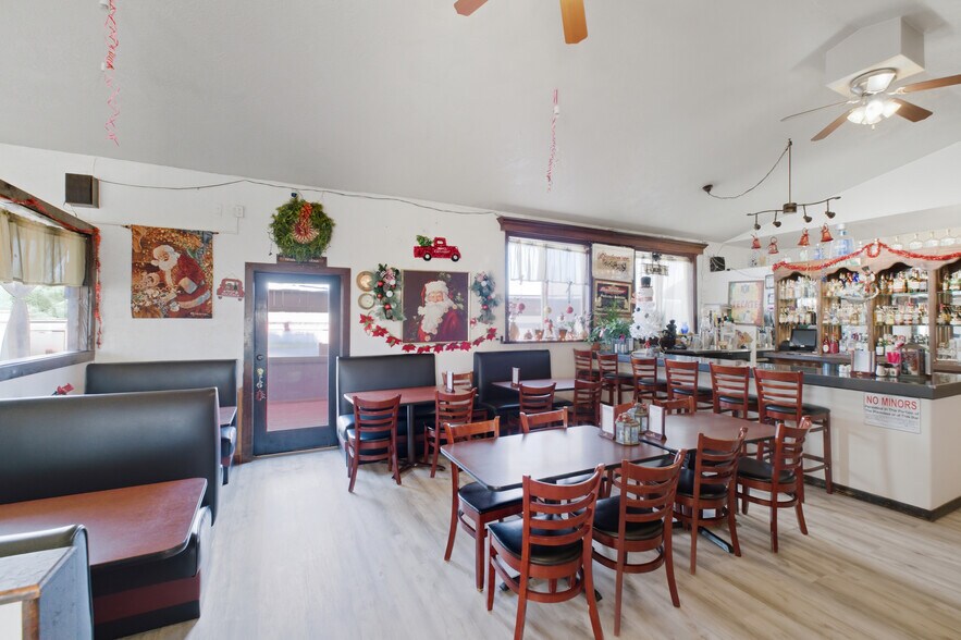 More Photos Of 1185 NE Mill St, Waldport Flex For Sale