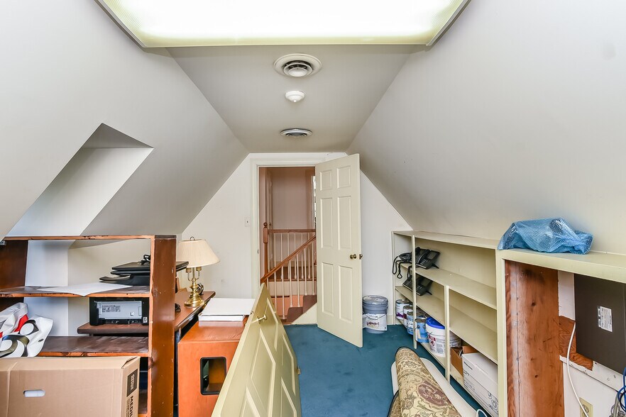 More Photos Of 1900 E Parham Rd, Henrico Office For Sale