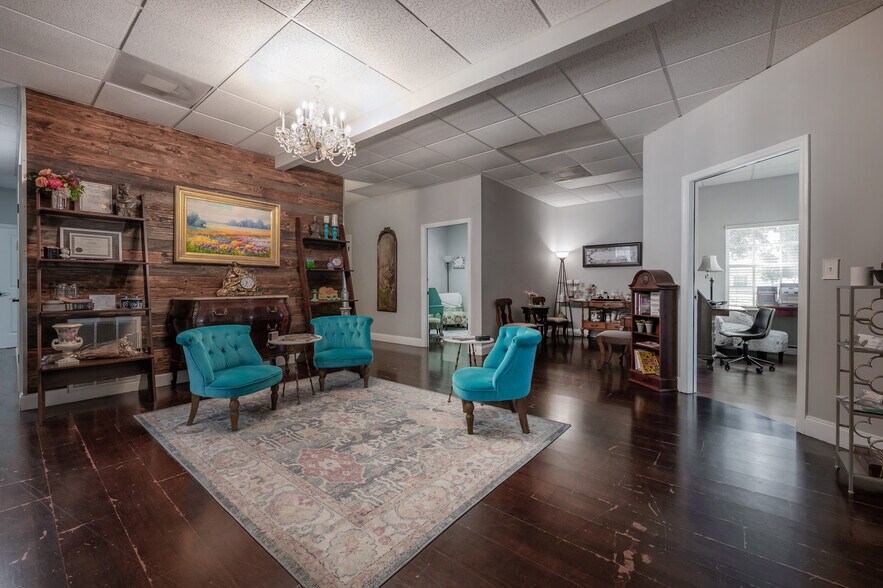 More Photos Of 160 E Bloomingdale Ave, Brandon Medical For Sale