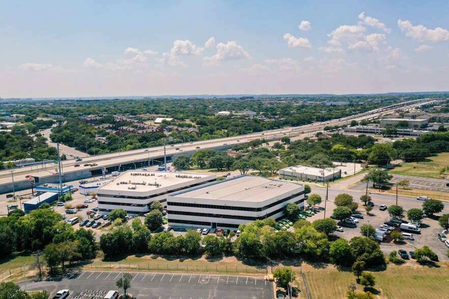 More Photos Of 7901 Cameron Rd, Austin Unknown For Lease