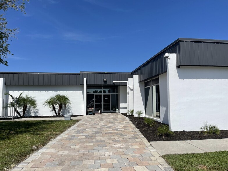 Primary Photo Of 1288 N Tamiami Trl, North Fort Myers Office For Sale