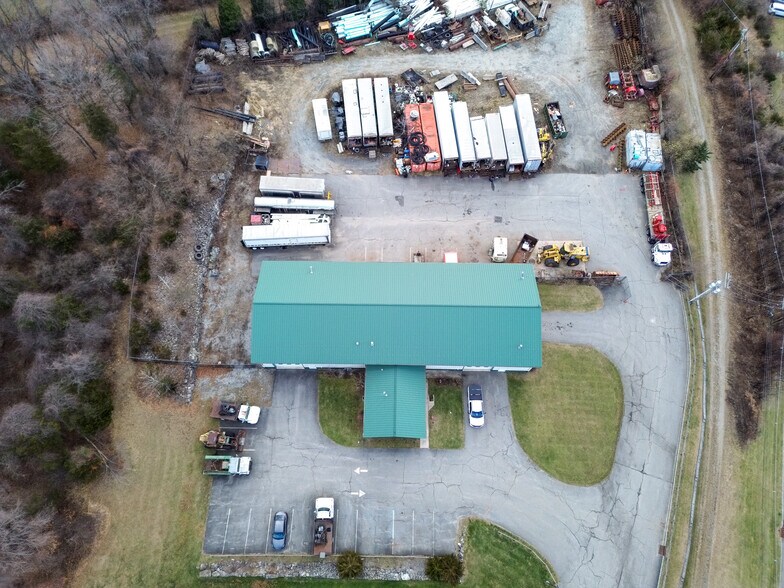 More Photos Of 10 Park Dr, Franklin Warehouse For Lease