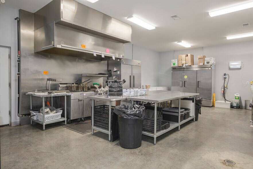 More Photos Of 147 US-80 Hwy, Calhoun General Retail For Sale