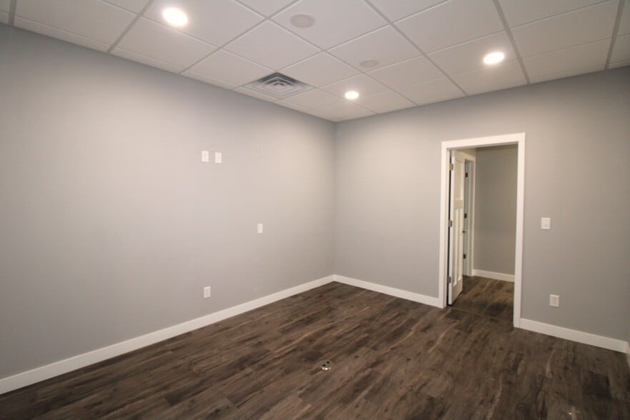 More Photos Of 116 1st St SW, Minot Medical For Lease