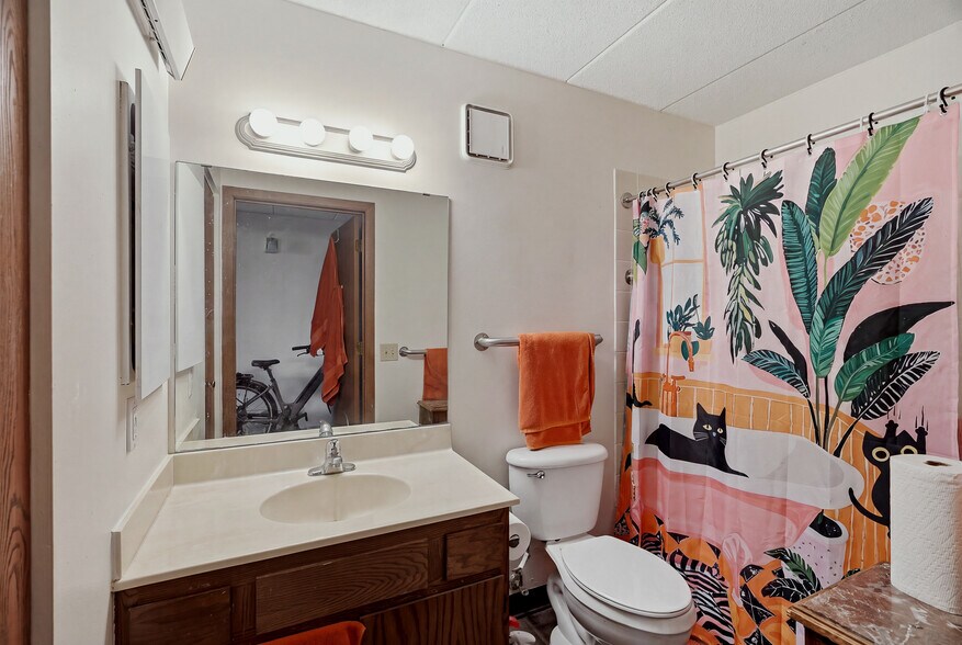 More Photos Of 985 Ivy Ave E, Saint Paul Apartments For Sale