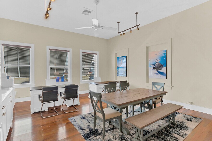 More Photos Of 515-517 Duval St, Key West Storefront Retail Office For Sale