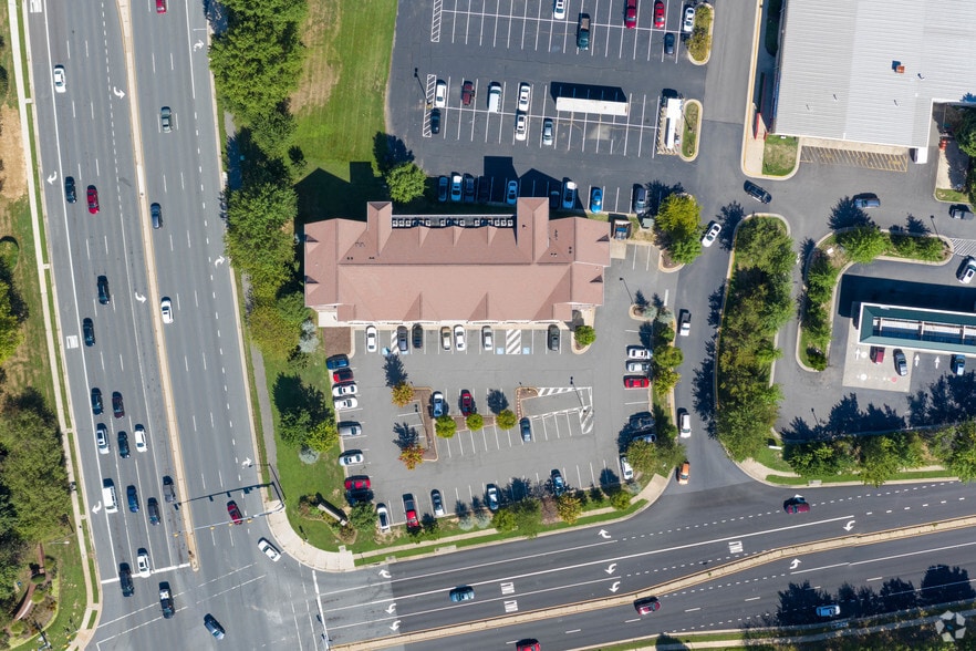 More Photos Of 14130 Noblewood Plz, Woodbridge Office For Lease