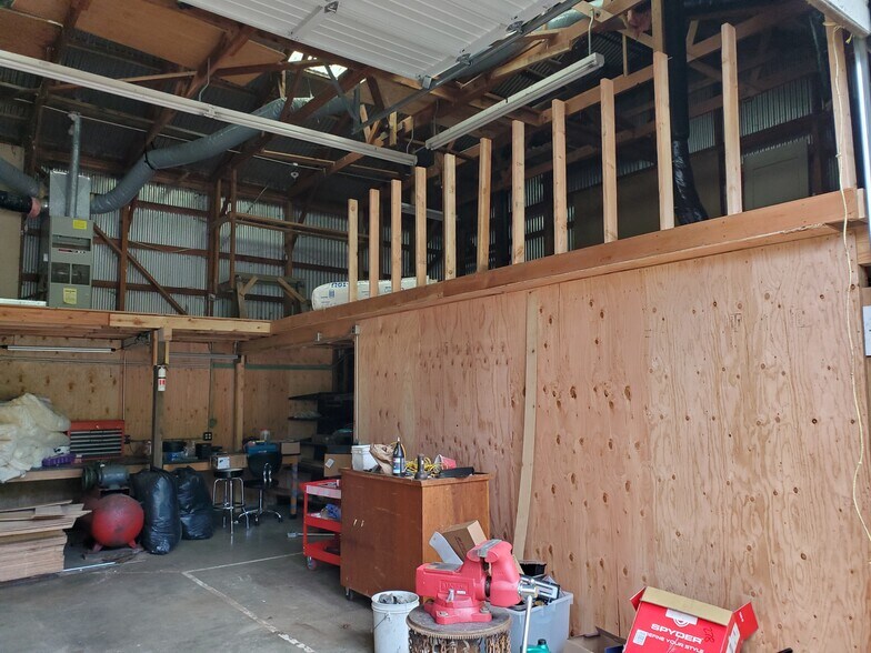 More Photos Of 5394 Salmon River Hwy, Otis Light Manufacturing For Sale