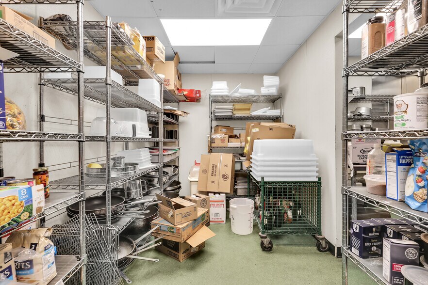 More Photos Of 114 Horizon Park Dr, Savannah Restaurant For Sale