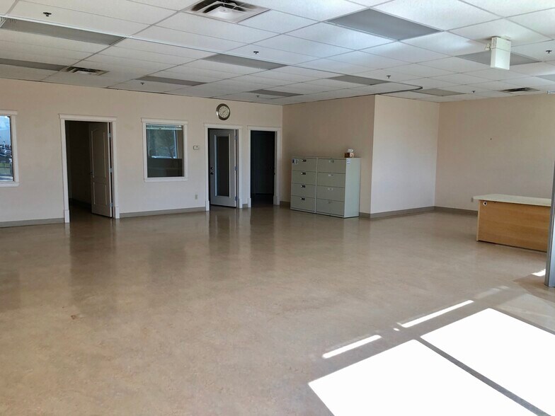 More Photos Of 7203-7221 Roper Rd NW, Edmonton Office For Sale