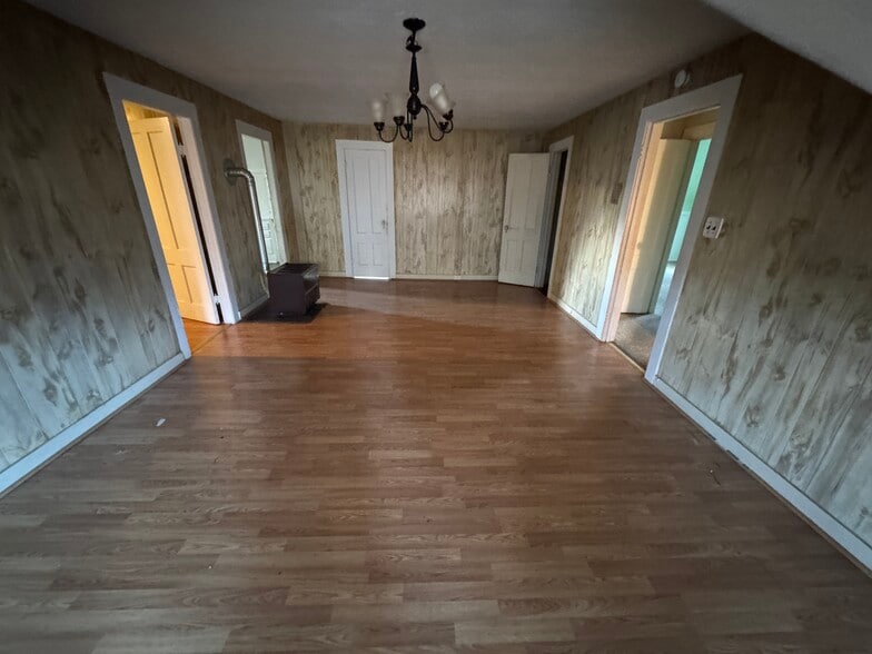 More Photos Of 74 Holmes Ave, Waterbury Storefront Retail Residential For Sale