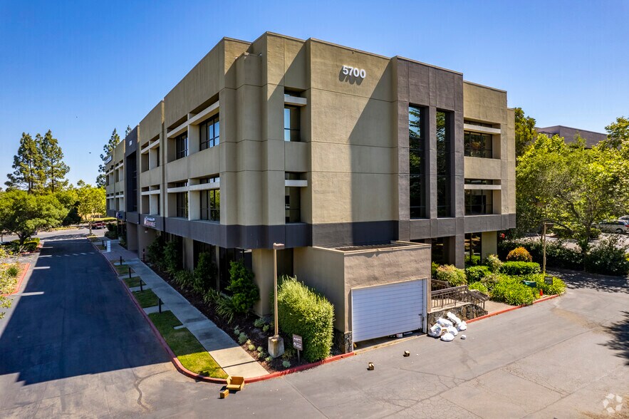 More Photos Of 5700 Stoneridge Mall Rd, Pleasanton Office For Lease