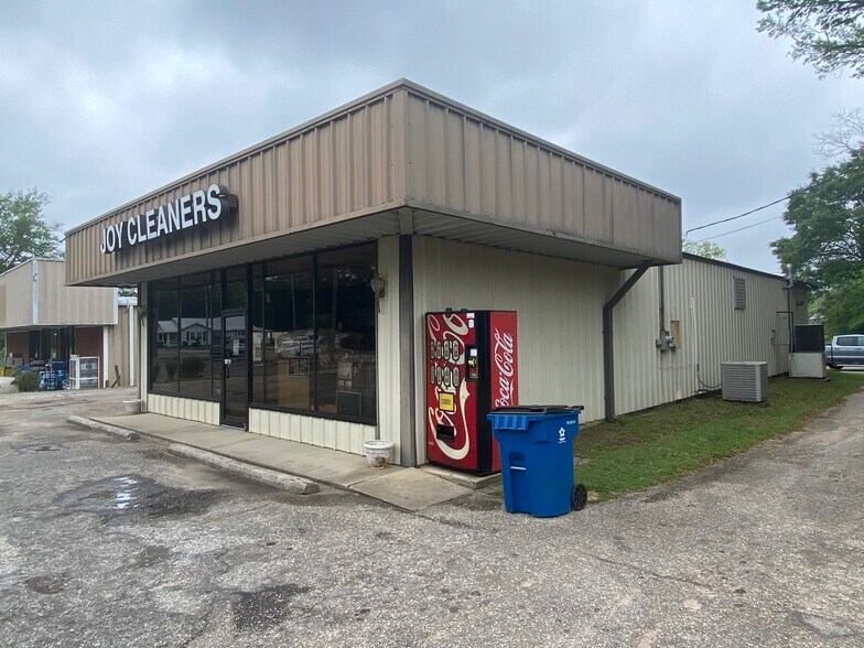 More Photos Of 809 College Ave, Jackson Office For Sale