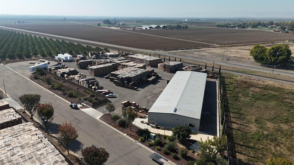 More Photos Of 2161 L St, Newman Industrial For Sale