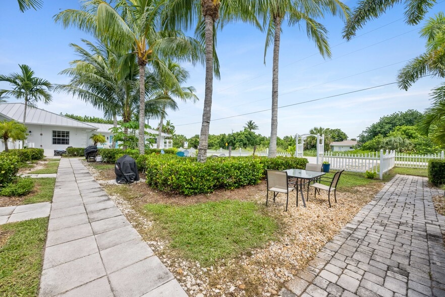 More Photos Of 2502 Tamarind Dr, Hutchinson Island Hotel For Sale