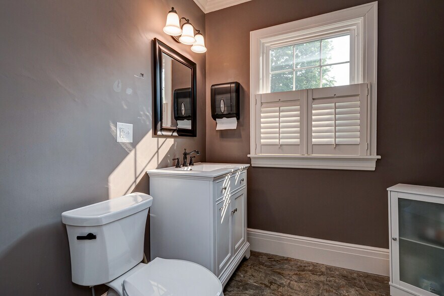 More Photos Of 8 Church St, Westborough Office Residential For Lease