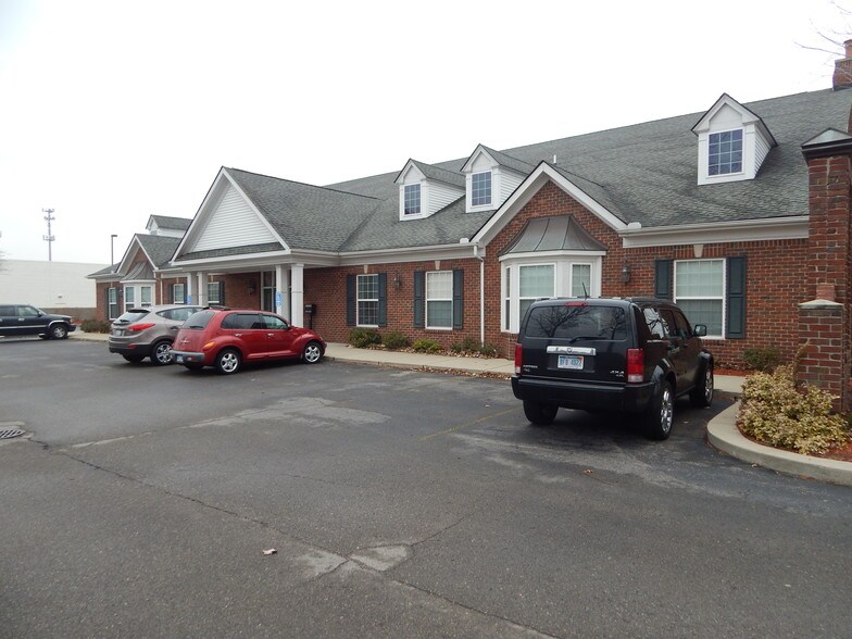 More Photos Of 2104 E Eleven Mile Rd, Warren Office For Lease