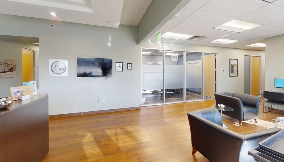 More Photos Of 4636 E McDowell Rd, Phoenix Distribution For Lease