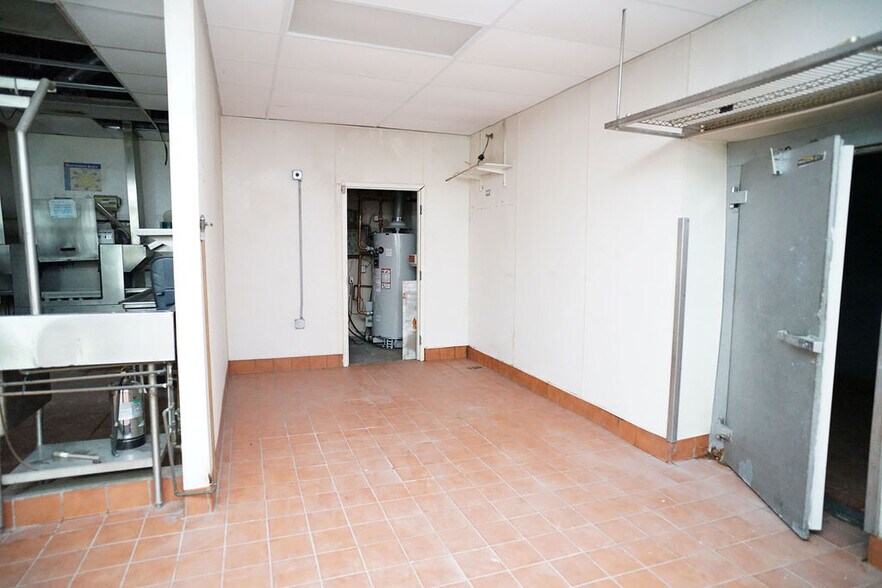 More Photos Of 2809 Sharer Rd, Tallahassee Restaurant For Lease