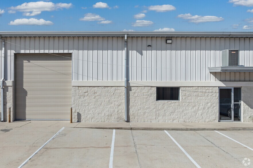 More Photos Of 15825 State Highway 249, Houston Storefront For Lease