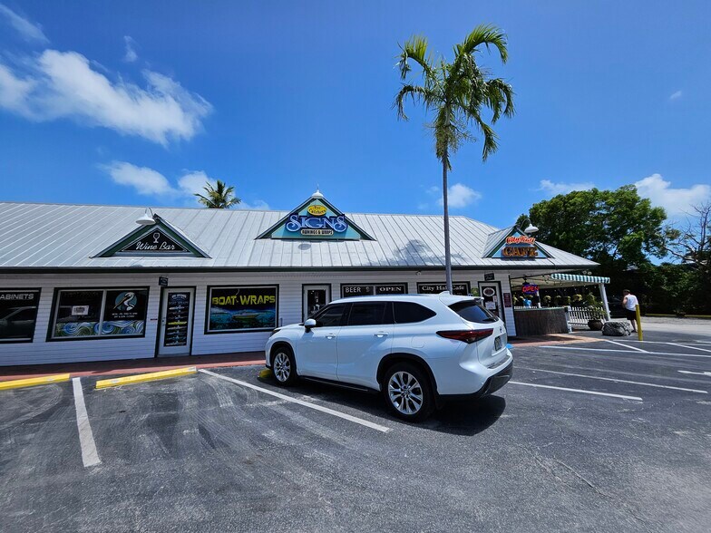 More Photos Of 88521 Overseas hwy, Islamorada General Retail For Sale