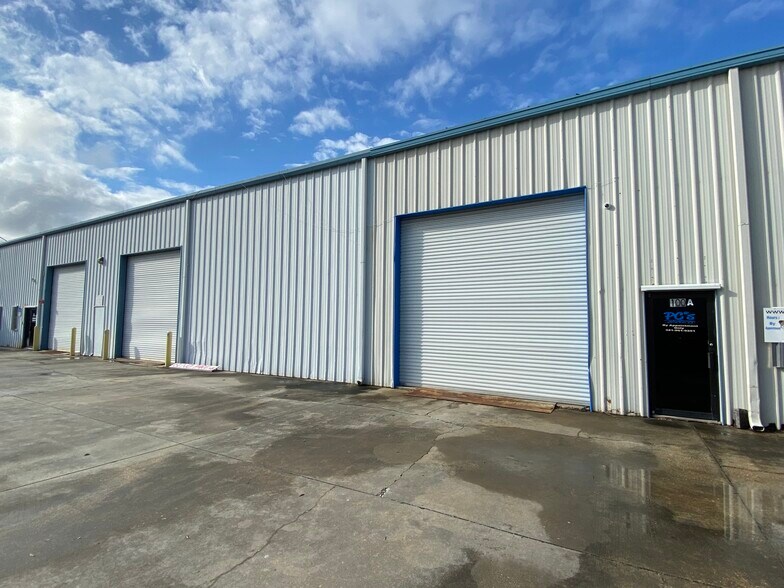 Primary Photo Of 100 Industrial Park Blvd, Sebastian Warehouse For Lease