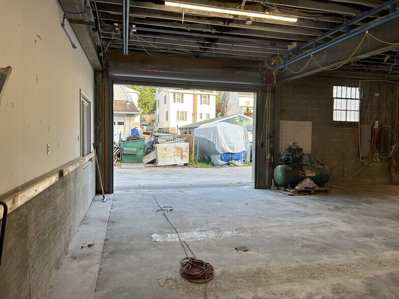 More Photos Of 145 N Ridge Ave, Ambler Light Manufacturing For Lease