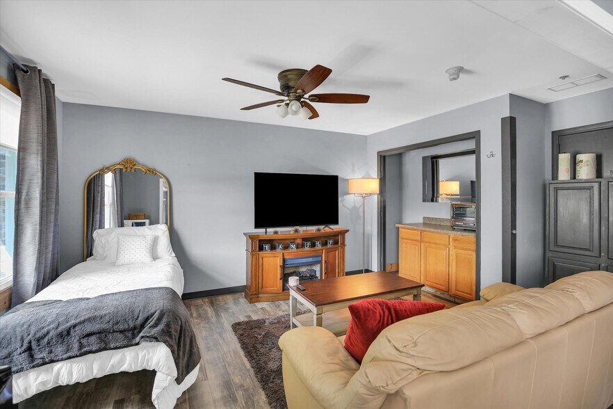 More Photos Of 808 N 3rd St, Saint Joseph Apartments For Sale