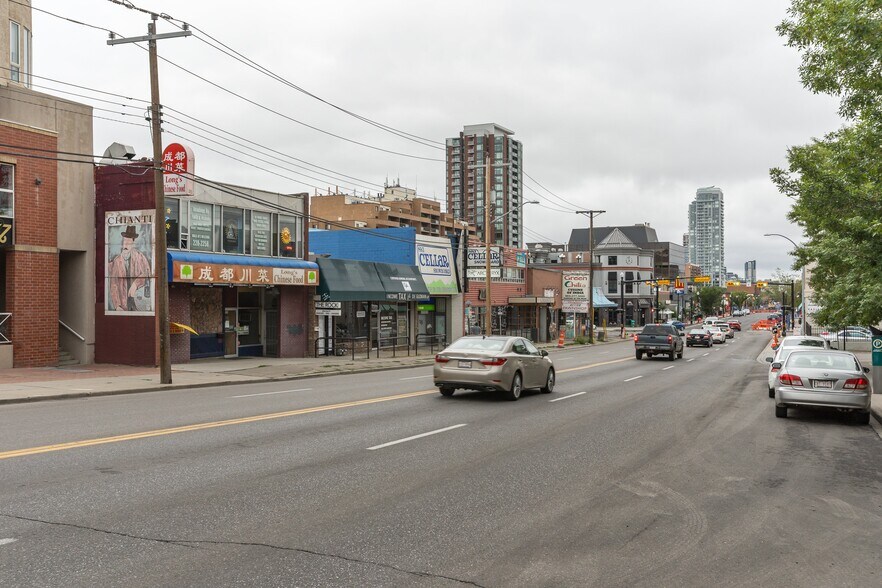 More Photos Of 1812 14A St SW, Calgary Office Residential For Sale