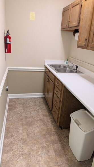 More Photos Of 601 Eastchester Dr, High Point Office For Lease