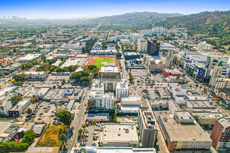 More Photos Of 1600 N Highland Ave, Los Angeles Apartments For Lease