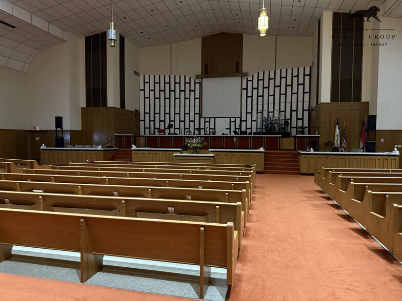 More Photos Of 4810 Avenue P, Lubbock Religious Facility For Sale