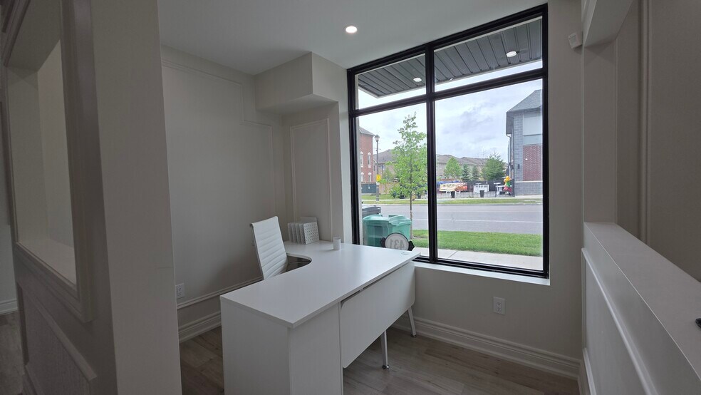 More Photos Of 431 Dougall Av, Caledon Office Residential For Sale