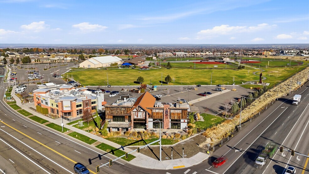 More Photos Of 4862 W Hildebrand Blvd, Kennewick Restaurant For Lease