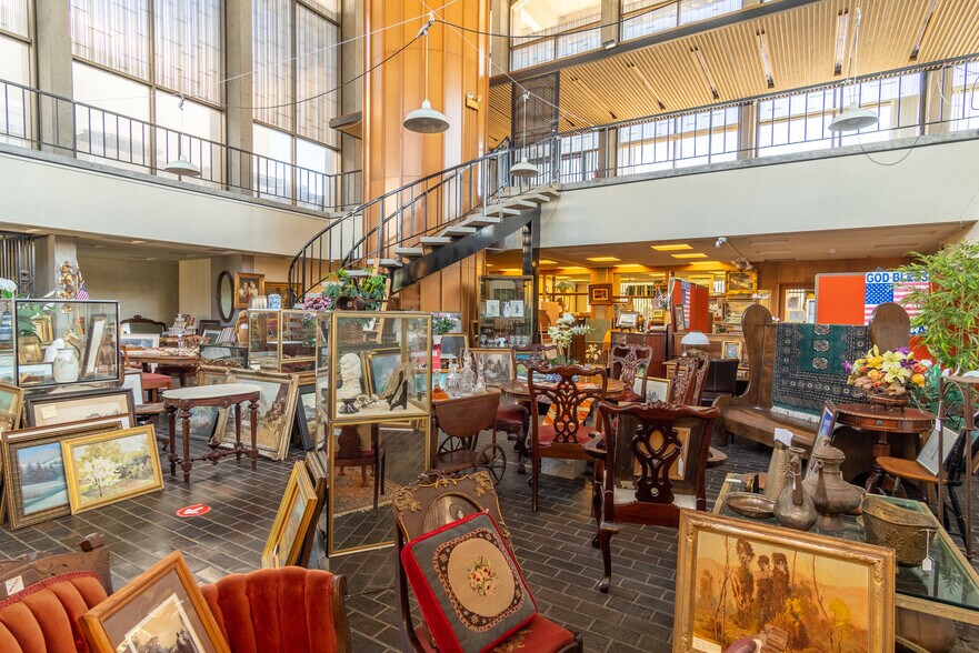 More Photos Of 449 Alvarado St, Monterey General Retail For Sale