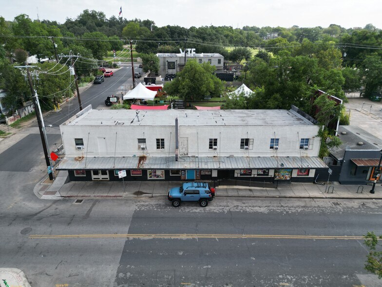 More Photos Of 1500 E 6th St, Austin Storefront Retail Residential For Sale