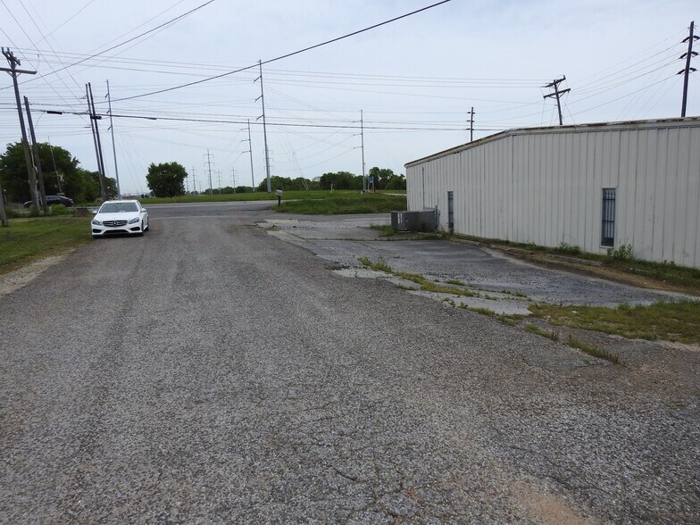 More Photos Of 2461 Highway 20, Decatur Flex For Sale