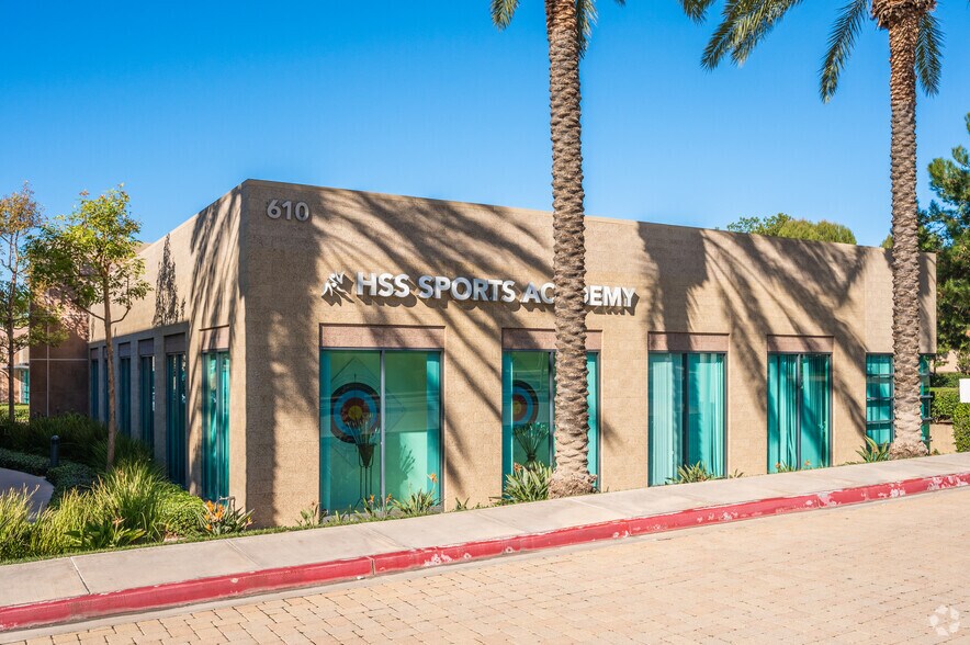 More Photos Of 610 Roosevelt Ave, Irvine Office For Lease