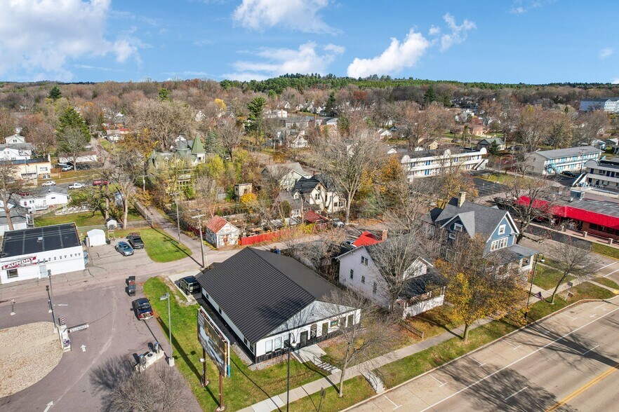 More Photos Of 613 Broadway, Wisconsin Dells Loft Creative Space For Sale