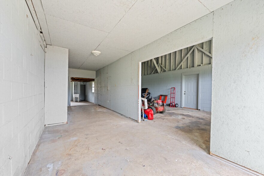 More Photos Of 6060 US Highway 51 N, Millington Flex For Sale