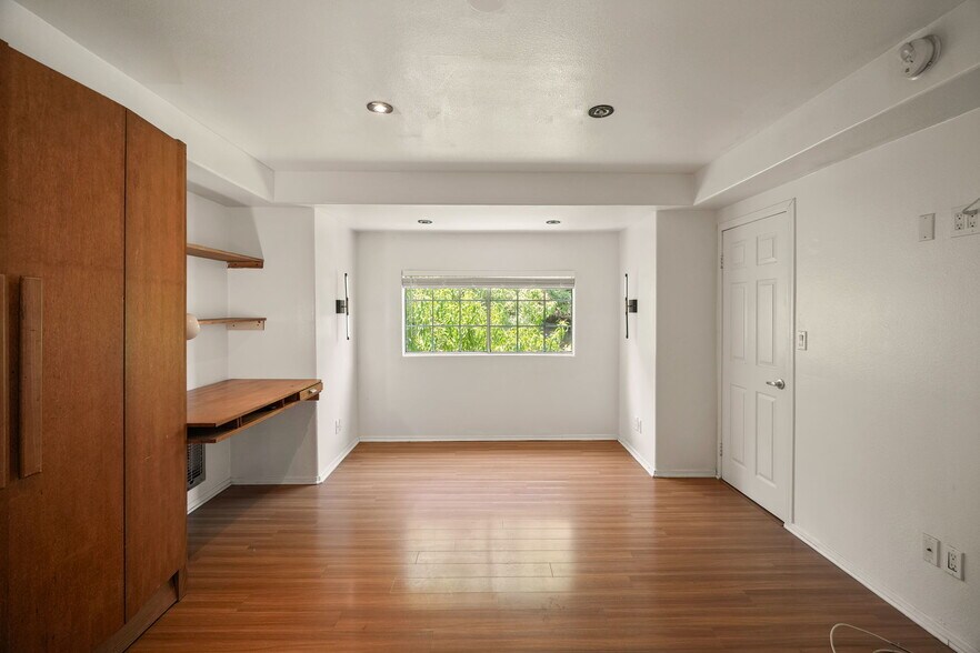 More Photos Of 2142 Baxter St, Los Angeles Apartments For Sale