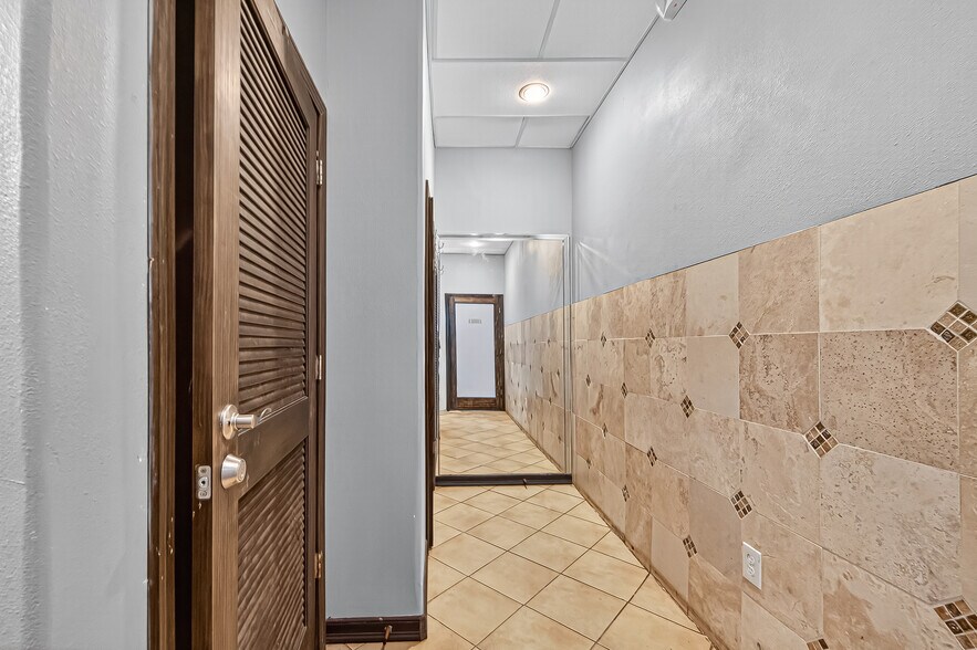 More Photos Of 13001-13011 Fondren Rd, Houston Unknown For Lease